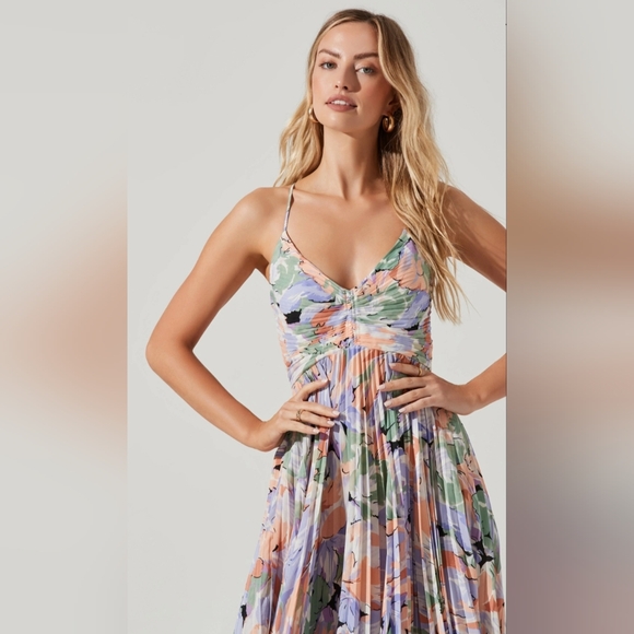 Blythe Dress in Coral Multi ASTR the Label - Picture 2 of 10